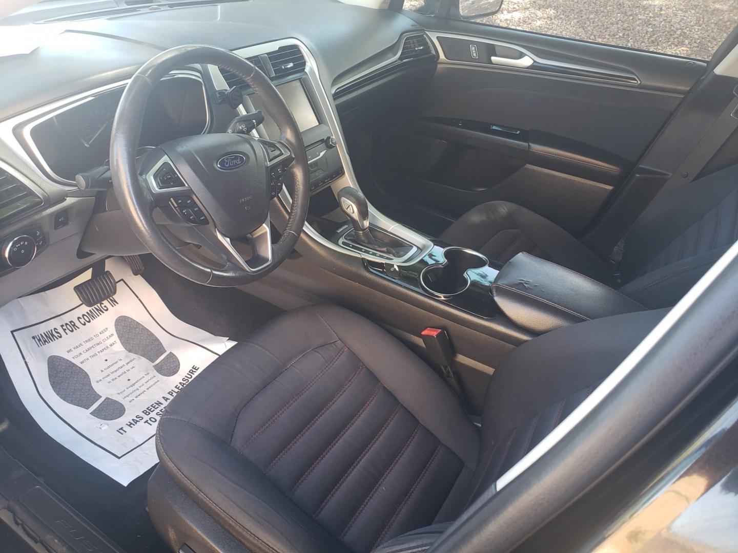 2014 /gray and black Ford Fusion Hybrid SE (3FA6P0LU3ER) with an 2.0L L4 DOHC 16V engine, 6-Speed Automatic Overdrive transmission, located at 323 E Dunlap Ave., Phoenix, AZ, 85020, (602) 331-9000, 33.567677, -112.069000 - 2014 Ford Fusion SE Hybrid......EXCELLENT condition,....ONLY 110K MILES!!!..... A Real Must See!!.... No accidents, Power everything, Touch screen Stereo/cd player, Phone sync, Bluetooth, Satellite compatible, Backup camera, Navigation, Ice cold ac, Clean Gray and Black interior with Black cloth sea - Photo#9